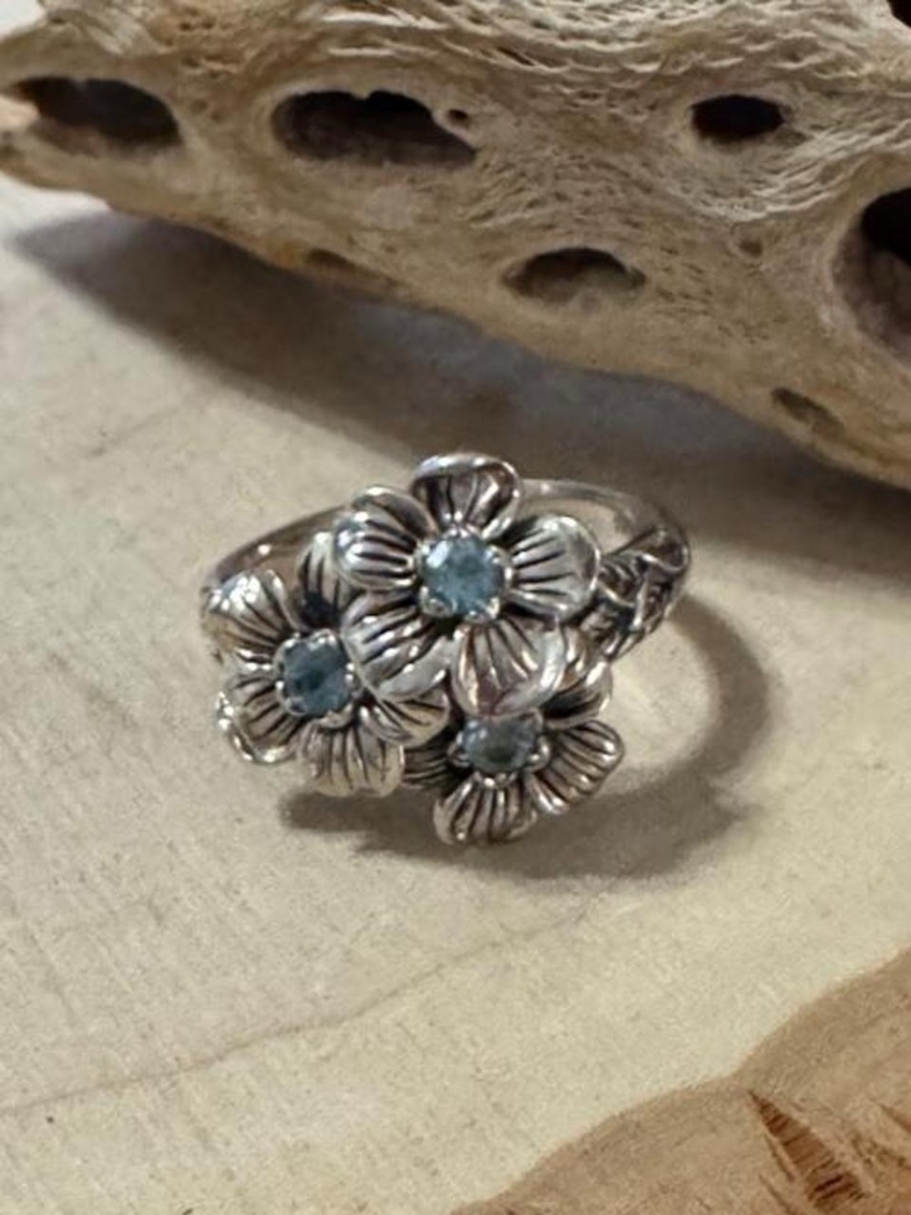 JAI John Hardy 925 Sterling Silver Forget-Me-Not Cluster Blue Topaz Ring Size 9